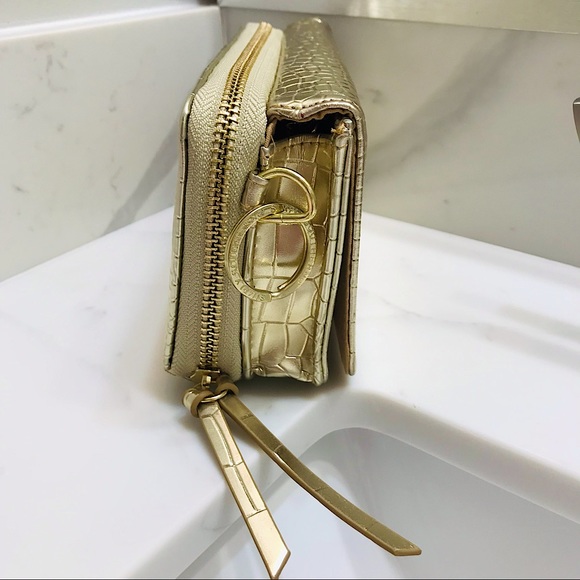 🆕🔥SIMPLY SOUTHERN SUPER CHIC&BEAUTIFUL GOLD COLORED WRISTLET AND OR CROSSBODY - Picture 8 of 14